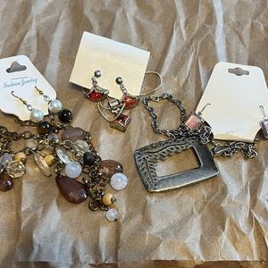 Box of Assorted Jewelry (1)